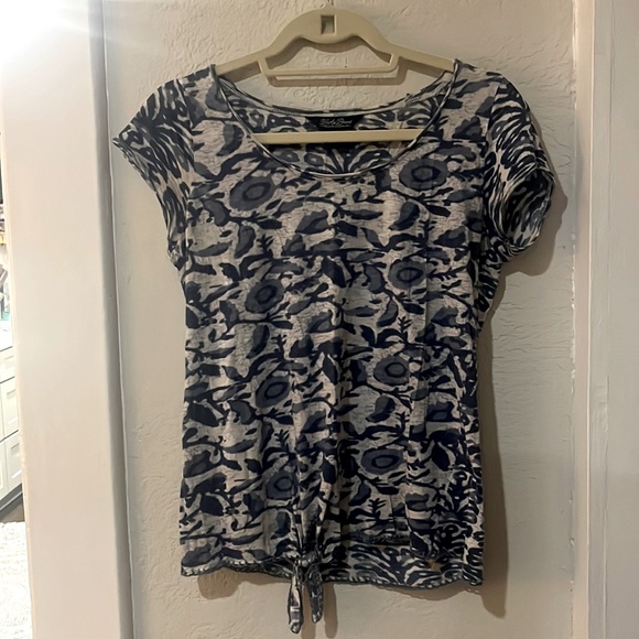 Lucky Brand top. - Picture 1 of 4